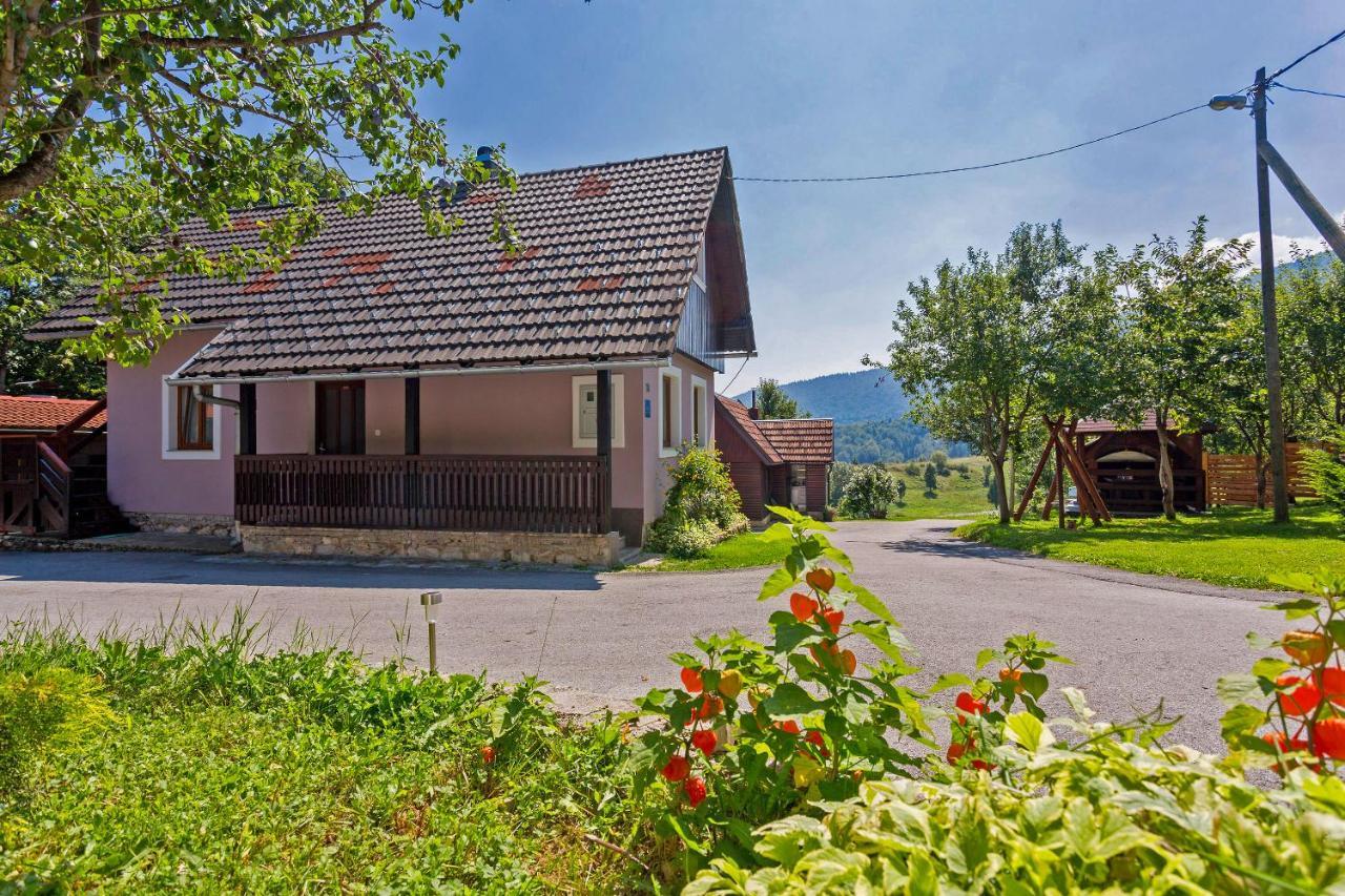 Andrea In Sertic Poljana - Haus Fuer 6 Personen Plitvička Jezera Esterno foto