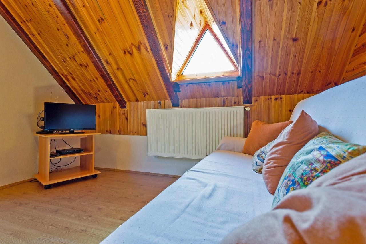 Andrea In Sertic Poljana - Haus Fuer 6 Personen Plitvička Jezera Esterno foto
